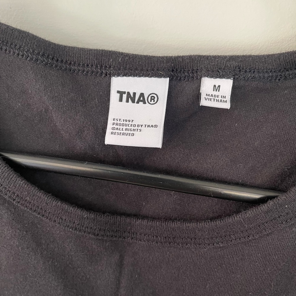 Aritzia TNA tee